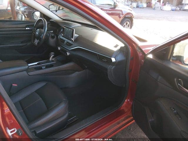 2022 NISSAN ALTIMA SR INTELLIGENT AWD 5