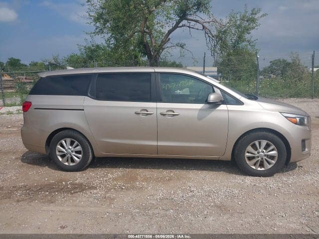 2017 KIA SEDONA LX 13