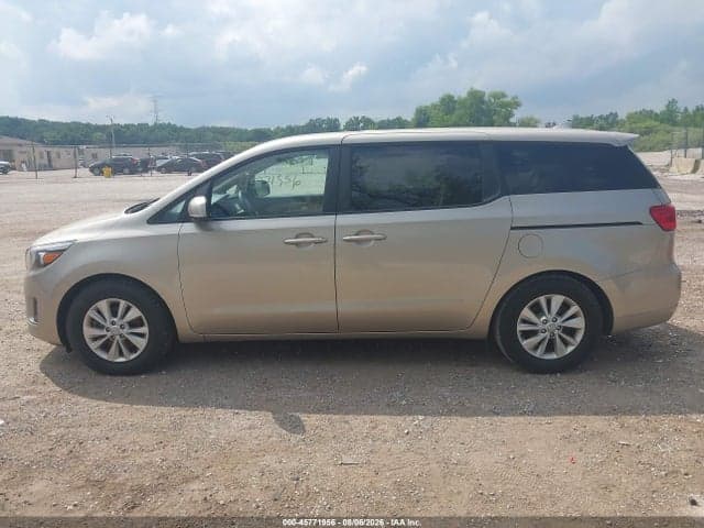 2017 KIA SEDONA LX 14