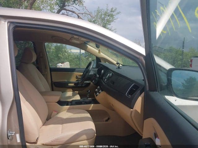 2017 KIA SEDONA LX 5