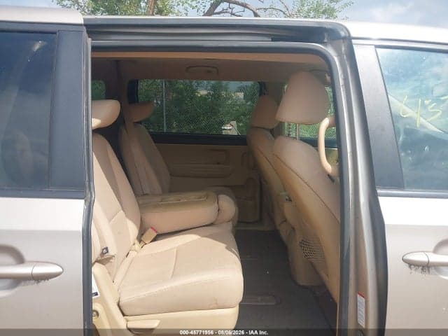 2017 KIA SEDONA LX 8