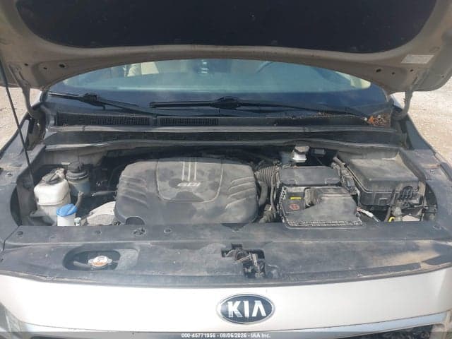 2017 KIA SEDONA LX 10