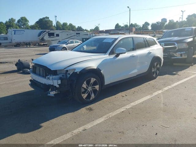 2025 VOLVO V60 CROSS COUNTRY PLUS, B5 AWD GAS (MILD HYBRID) 2