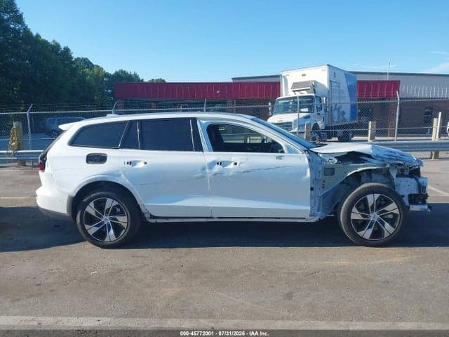 2025 VOLVO V60 CROSS COUNTRY PLUS, B5 AWD GAS (MILD HYBRID) 14