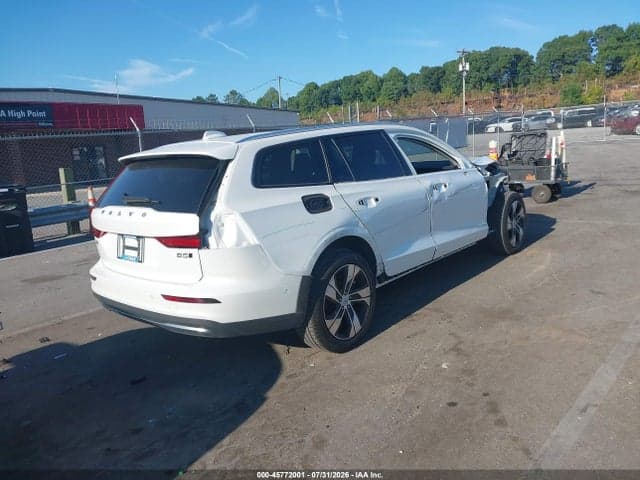 2025 VOLVO V60 CROSS COUNTRY PLUS, B5 AWD GAS (MILD HYBRID) 4