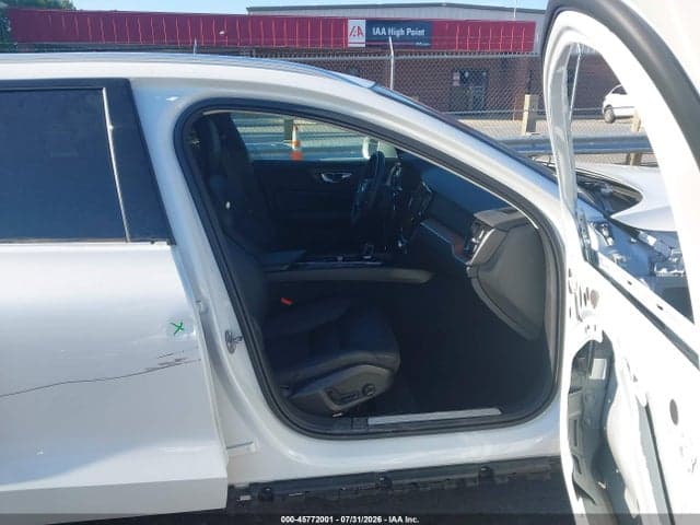 2025 VOLVO V60 CROSS COUNTRY PLUS, B5 AWD GAS (MILD HYBRID) 5