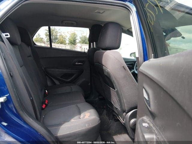 2017 CHEVROLET TRAX LT 8