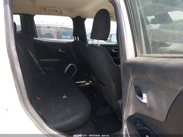 2018 JEEP RENEGADE LATITUDE FWD 8