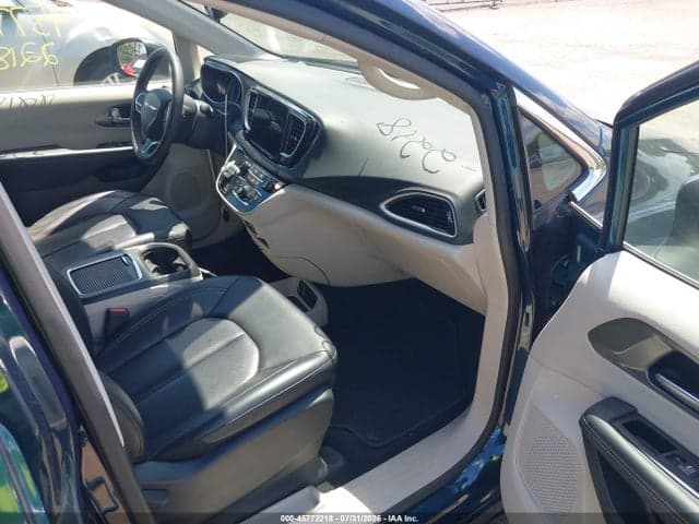 2023 CHRYSLER PACIFICA TOURING L 5
