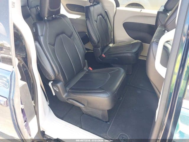 2023 CHRYSLER PACIFICA TOURING L 8