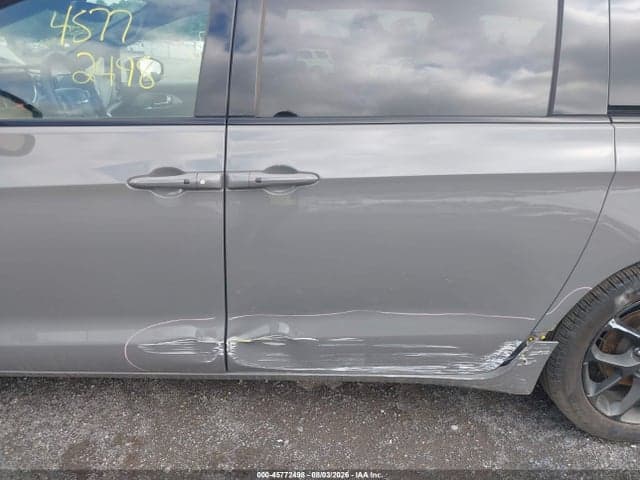 2025 CHRYSLER PACIFICA LIMITED 17