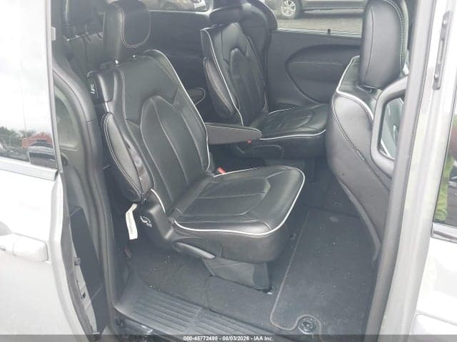 2025 CHRYSLER PACIFICA LIMITED 8