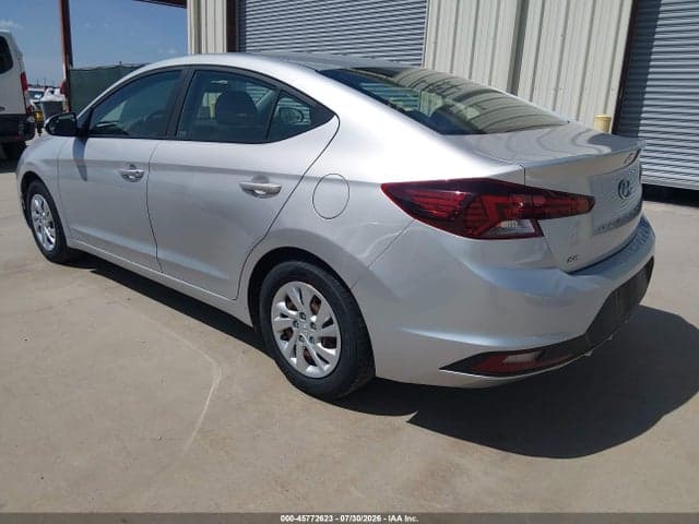 2019 HYUNDAI ELANTRA SE 3