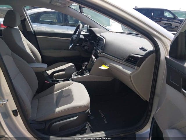 2019 HYUNDAI ELANTRA SE 5