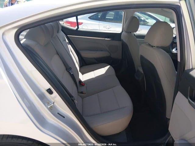 2019 HYUNDAI ELANTRA SE 8
