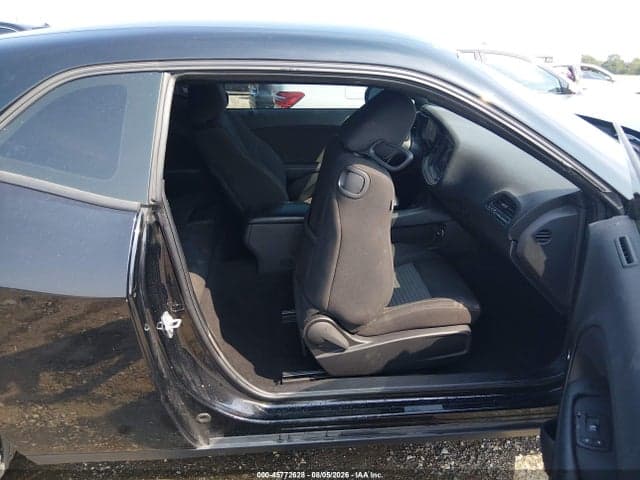 2023 DODGE CHALLENGER SXT 5