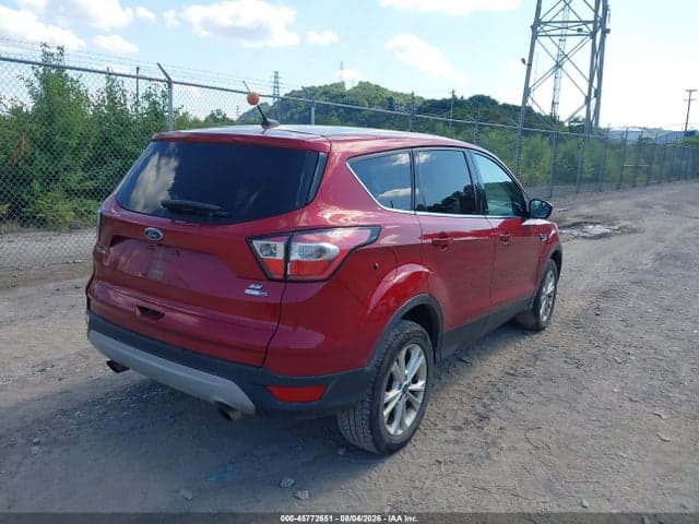 2017 FORD ESCAPE SE 4