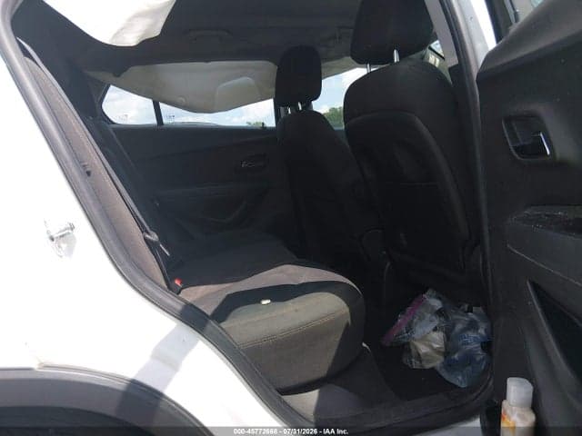 2017 CHEVROLET TRAX LS 8