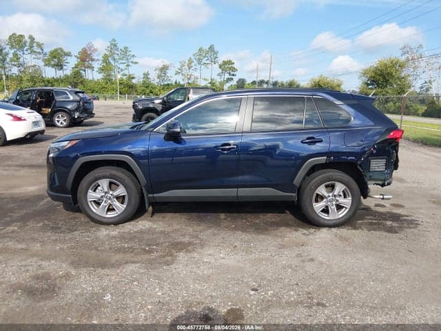 2025 TOYOTA RAV4 XLE 14