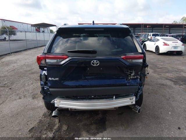 2025 TOYOTA RAV4 XLE 16