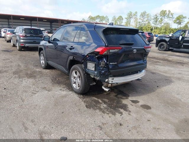 2025 TOYOTA RAV4 XLE 3