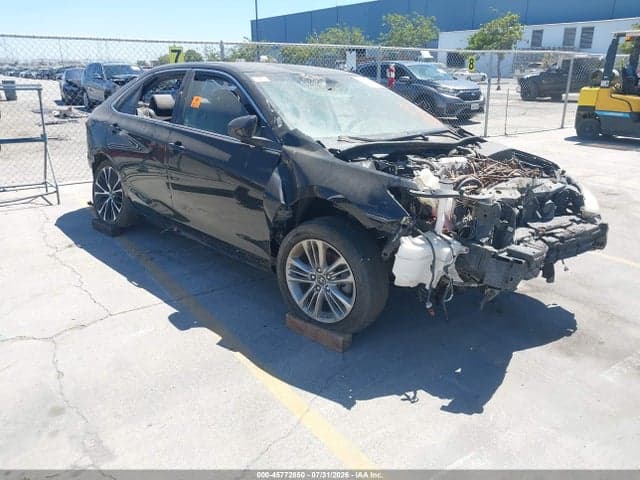2017 TOYOTA CAMRY SE 1