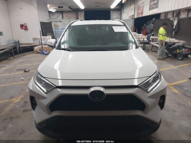 2020 TOYOTA RAV4 HYBRID XLE 12