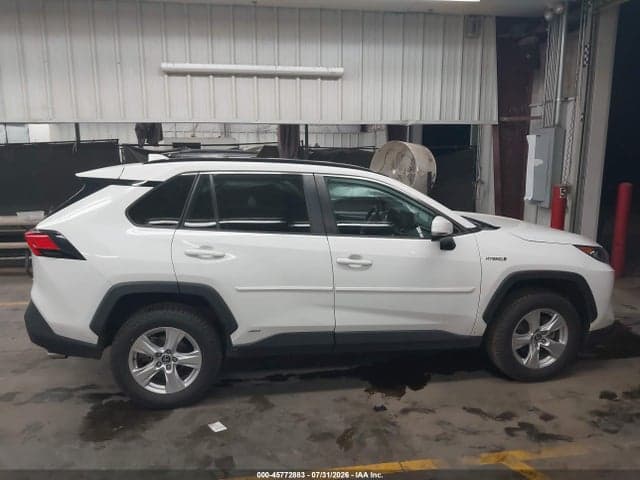 2020 TOYOTA RAV4 HYBRID XLE 13
