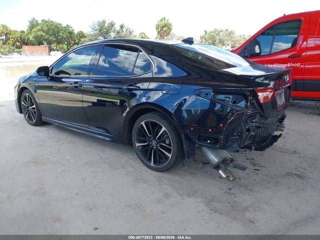 2020 TOYOTA CAMRY XSE 3