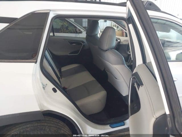 2025 TOYOTA RAV4 LIMITED 8