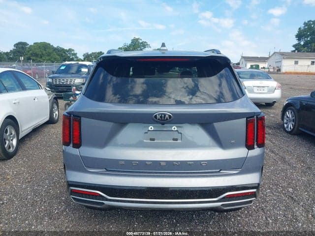 2021 KIA SORENTO S 16