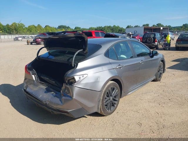 2025 TOYOTA CAMRY SE 4
