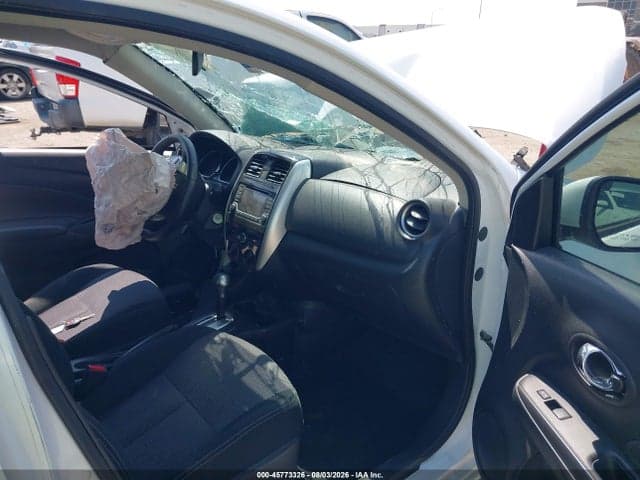 2017 NISSAN VERSA 1.6 SV 5