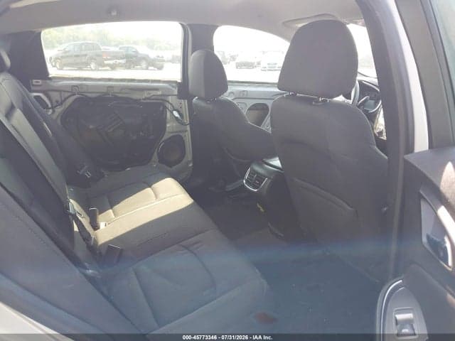 2017 CHEVROLET MALIBU 1LT 8