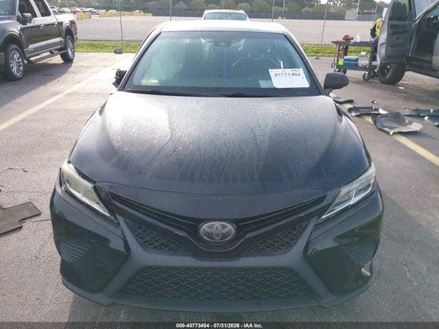 2018 TOYOTA CAMRY SE 12