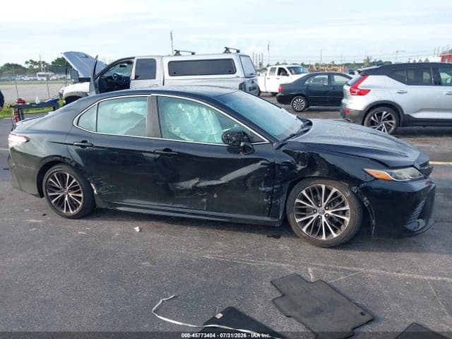 2018 TOYOTA CAMRY SE 13