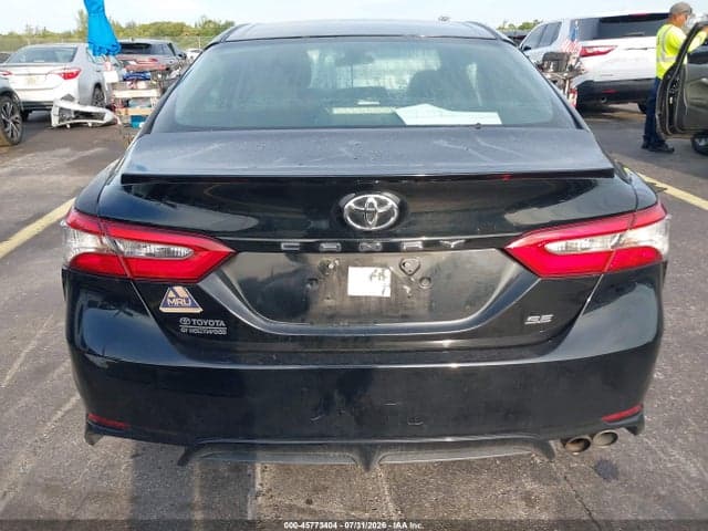 2018 TOYOTA CAMRY SE 16
