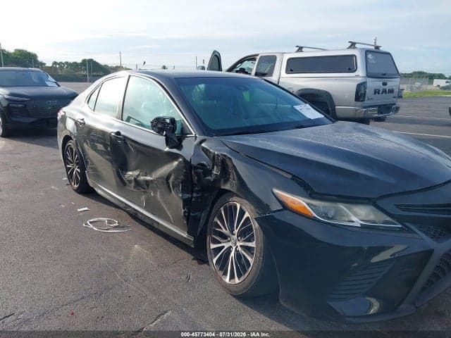 2018 TOYOTA CAMRY SE 6