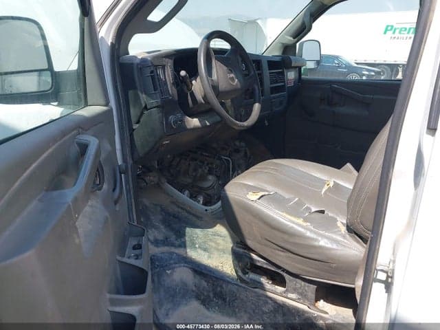 2017 GMC SAVANA CUTAWAY WORK VAN 3