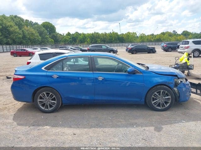 2017 TOYOTA CAMRY SE 13