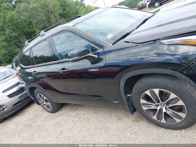 2021 TOYOTA HIGHLANDER HYBRID XLE 13