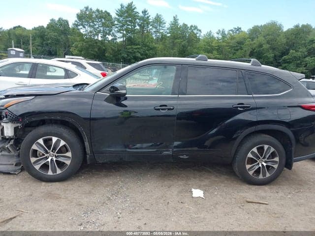 2021 TOYOTA HIGHLANDER HYBRID XLE 14