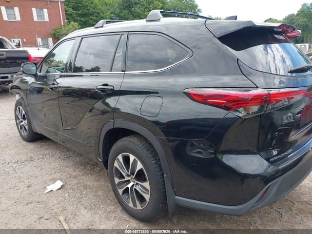 2021 TOYOTA HIGHLANDER HYBRID XLE 3