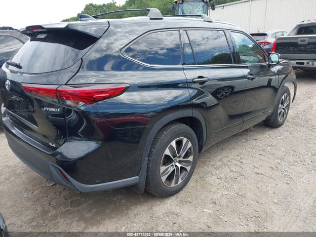 2021 TOYOTA HIGHLANDER HYBRID XLE 4