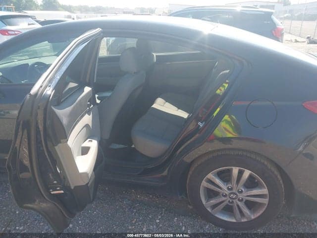 2017 HYUNDAI ELANTRA SE 8