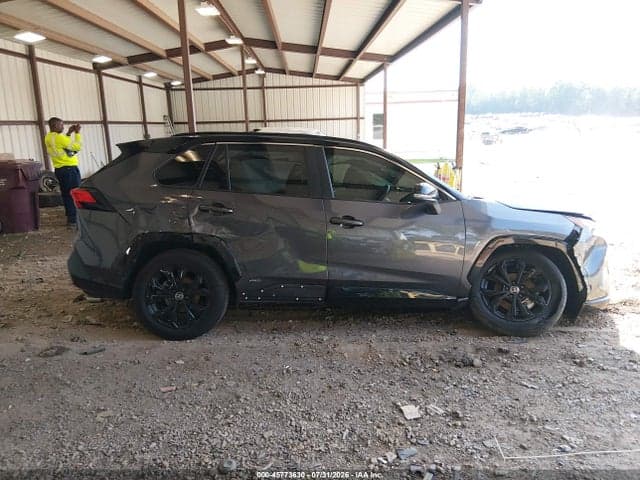 2025 TOYOTA RAV4 HYBRID XSE 13