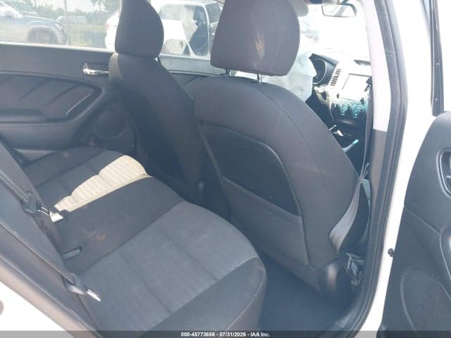 2017 KIA FORTE S 8