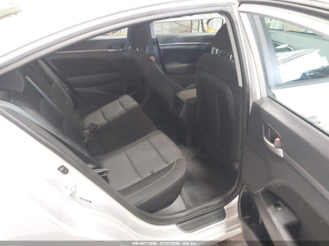 2018 HYUNDAI ELANTRA SEL 8