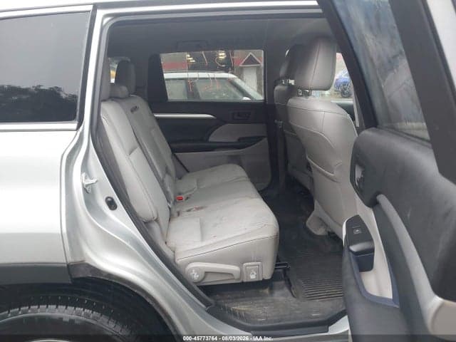 2017 TOYOTA HIGHLANDER LE PLUS 8
