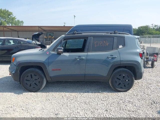 2018 JEEP RENEGADE TRAILHAWK 4X4 15